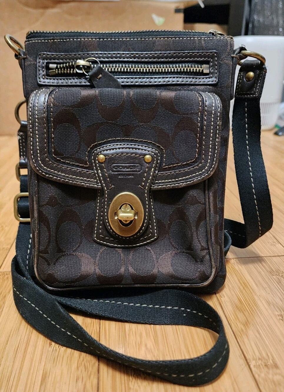 Rare COACH 40725 Vintage Legacy Gigi Crossbody 65th Anniversary Hippie Swingpack